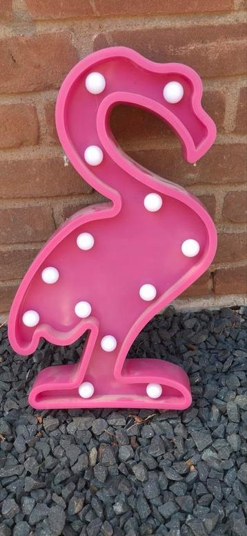 Flamingo beschikbaar voor biedingen