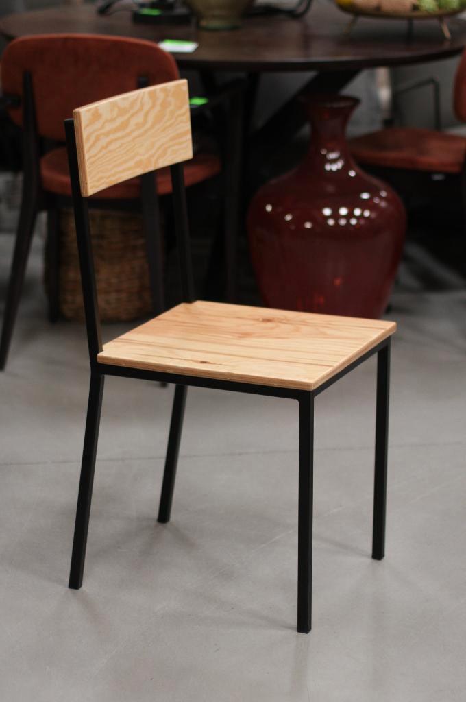 8x leuke eetkamerstoel metaal hout industrieel scandinavisch, Huis en Inrichting, Stoelen, Zo goed als nieuw, Vijf, Zes of meer stoelen