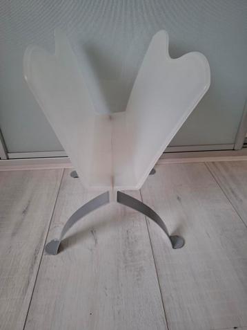 Krantenbak vintage Ikea nog heel mooi - afbeelding 2