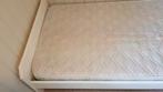 Bed met matras  en matrasbeschermer., Ophalen, Gebruikt, 90 cm, Eenpersoons