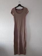 Boohoo Lange Bruine Jurk | Maat 34 | Stretch Strak, Kleding | Dames, Jurken, Bruin, Boohoo, Ophalen of Verzenden, Zo goed als nieuw