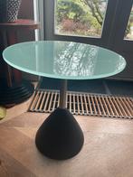 bijzettafel met mat glazen blad, Huis en Inrichting, Tafels | Bijzettafels, 45 tot 60 cm, Minder dan 55 cm, Rond, Ophalen of Verzenden