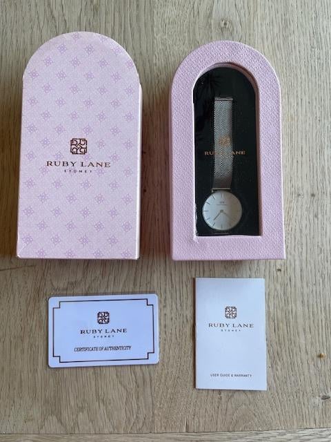 Dameshorloge Ruby Lane, zilverkleurig, zo goed als nieuw, Overige merken, Staal, Polshorloge, Ophalen of Verzenden