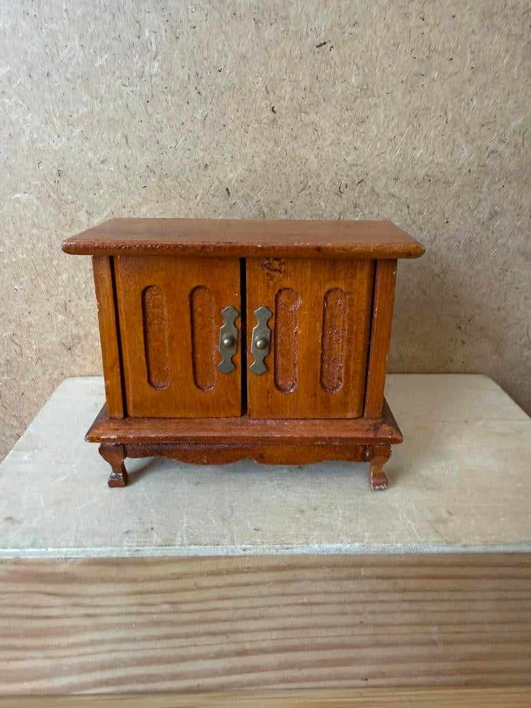 Kast dressoir - hxbxd 7.4x9x3.8cm - hout, Ophalen of Verzenden, Zo goed als nieuw, Poppenhuis