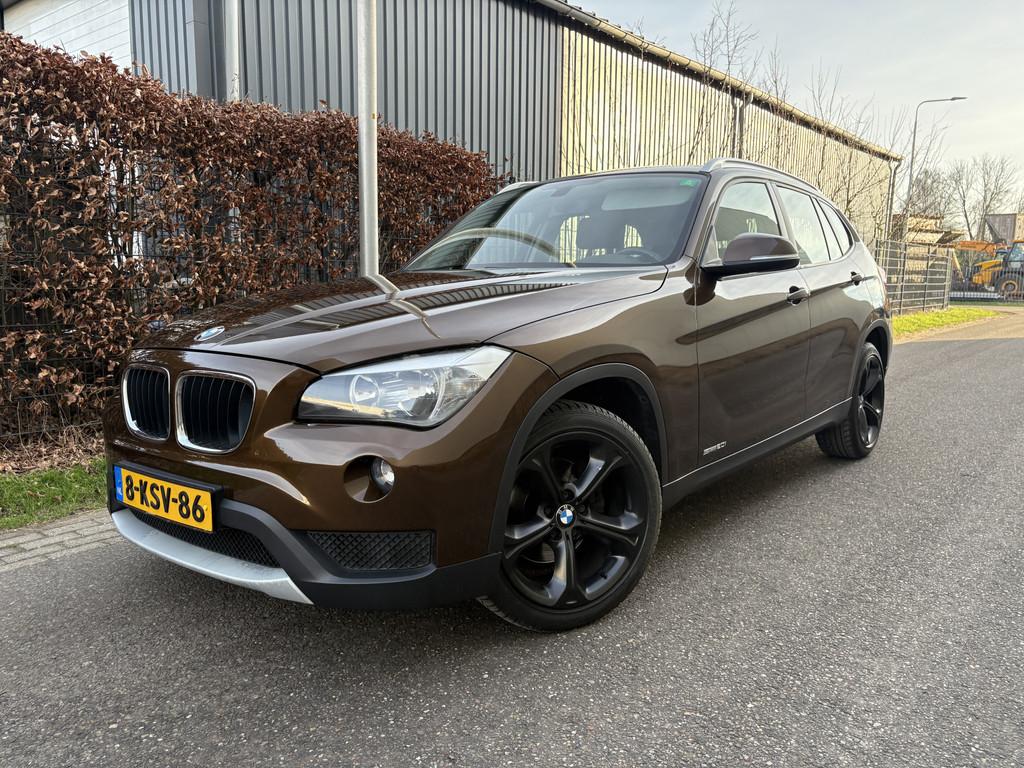 BMW X1 sDrive20i Executive / AUTOMAAT / NAVI / CRUISE, 4 cilinders, Bruin, Origineel Nederlands, 184 pk