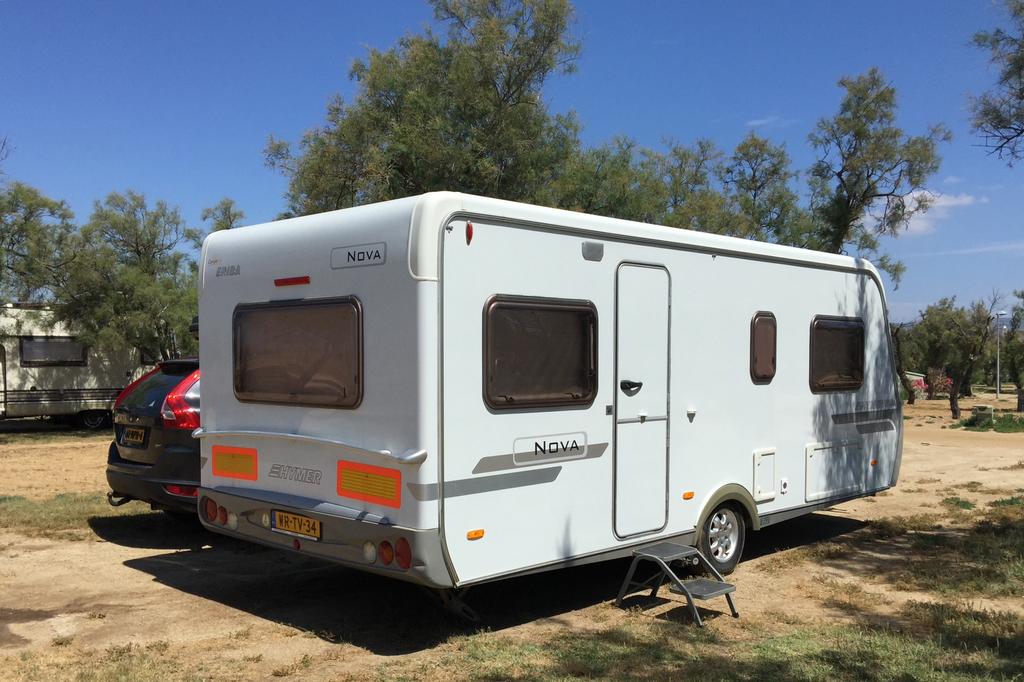 Hymer Eriba Nova 540 Staat op camping Laguna v/a Mei, Rondzit, Particulier, Ringverwarming, 6 tot 7 meter