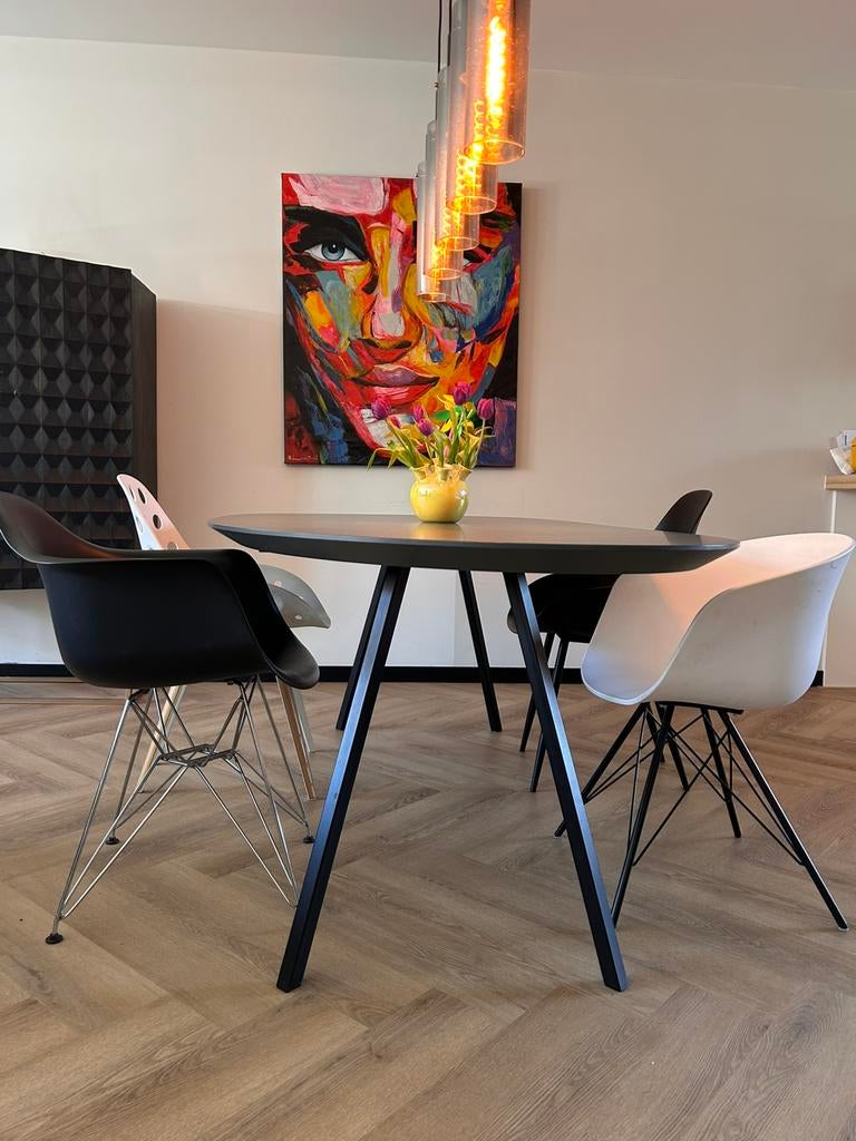 Set van 4 design eetkamerstoelen, Huis en Inrichting, Tafels | Eettafels, Ophalen, Zo goed als nieuw, Rond, 50 tot 100 cm