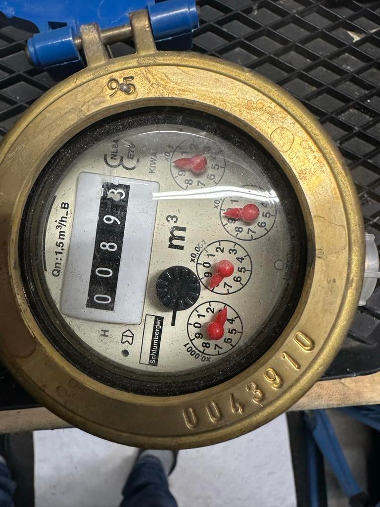 Analoge Watermeter Schlumberger KIWA NL.84, Doe-het-zelf en Verbouw, Meetapparatuur, Ophalen of Verzenden, Gebruikt, Vocht of Vloeistof