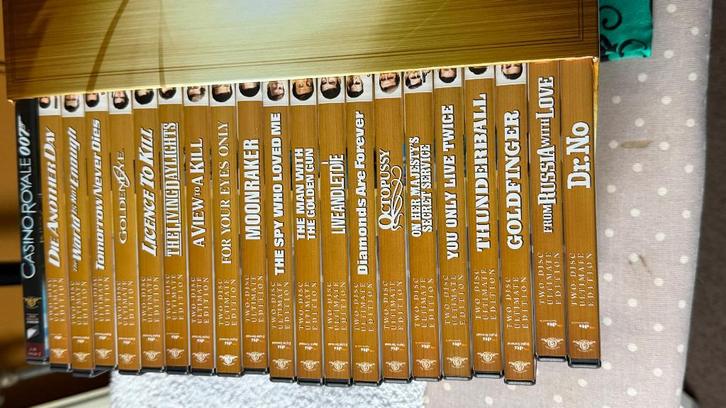 James Bond 007 Ultimate Edition DVD Box – 20 films –, Cd's en Dvd's, Dvd's | Actie, Zo goed als nieuw, Boxset, Vanaf 12 jaar, Ophalen