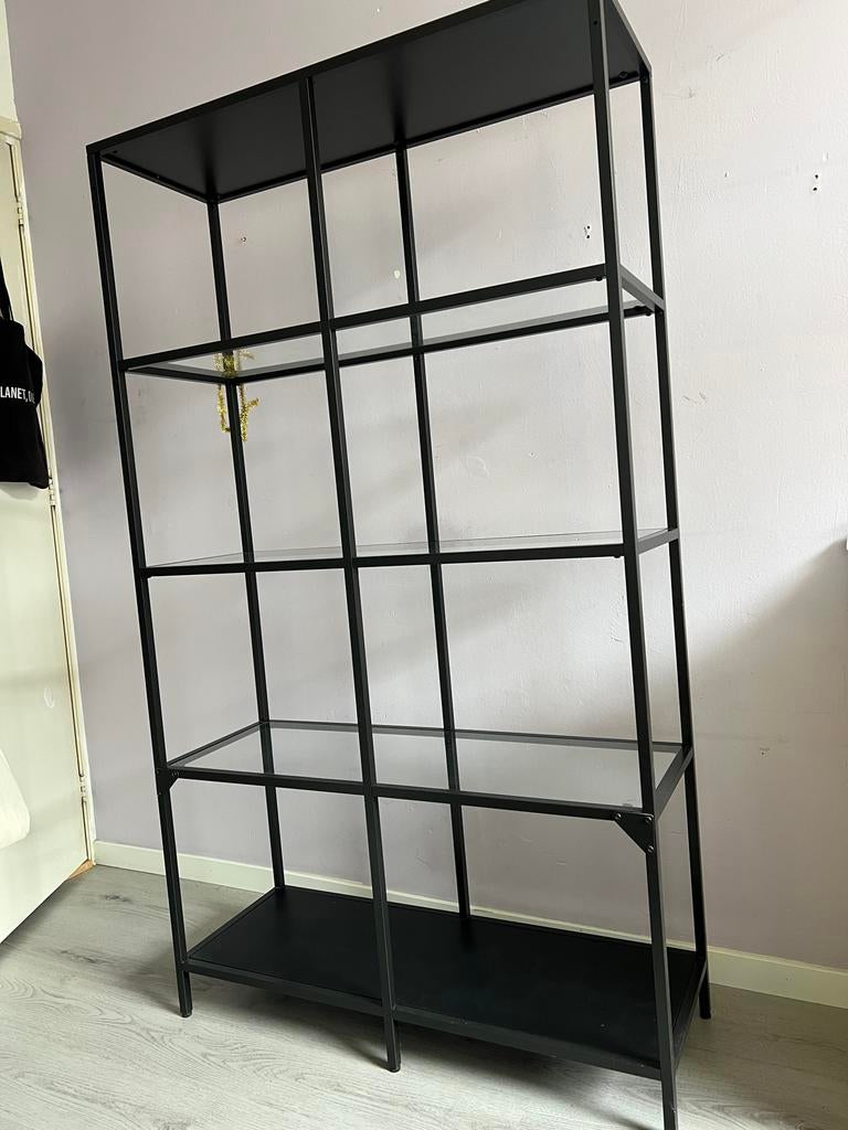 IKEA VITTSJÖ Kast/Boekenkast Zwart met Glasplaten, Ophalen, Met plank(en), 50 tot 100 cm, 150 tot 200 cm
