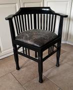 Apart zwart driehoek stoeltje met piloten leer, Ophalen, Zwart, Leer, Zo goed als nieuw