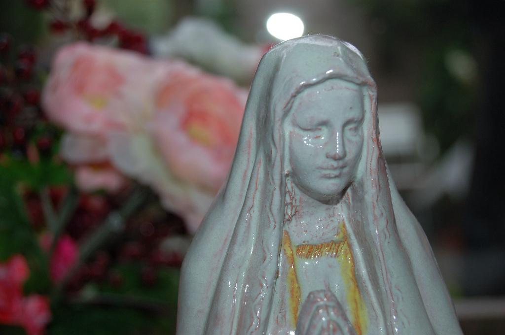 Antiek geglazuurd terracotta beeld van OLV van Fatima, Ophalen