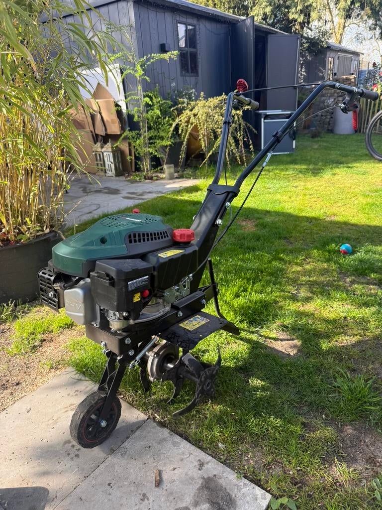 Benzine tuinfrees, Ophalen, Zo goed als nieuw