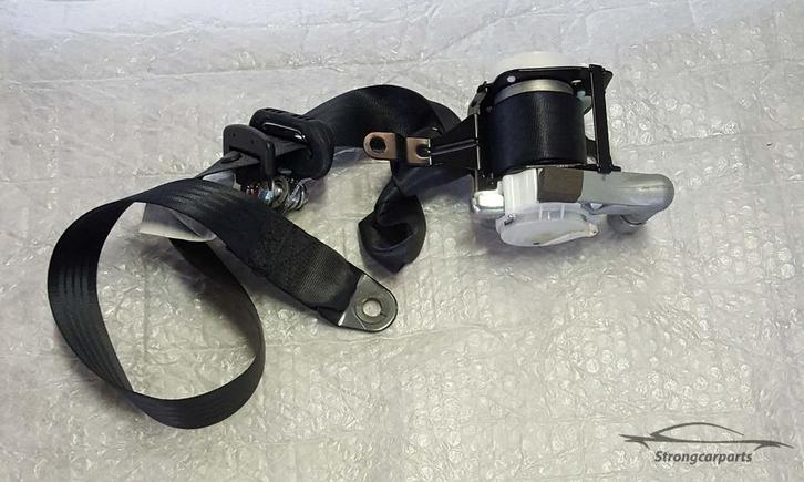 Suzuki alto Gordelspanner rechts. 84920-68K0, Auto-onderdelen, Dashboard en Schakelaars, Suzuki, Gebruikt, Ophalen of Verzenden