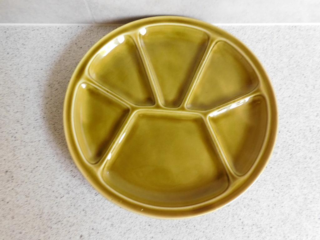Fondue Bord 21 cm. Groen Gien France, Keramiek, Ophalen of Verzenden, Zo goed als nieuw, Bord(en)