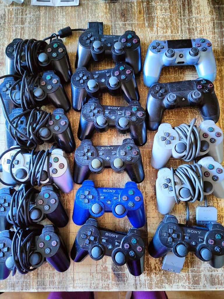 Partij van defecte controllers PlayStation 1/2/3/4, Ophalen of Verzenden, Controller, PlayStation 1