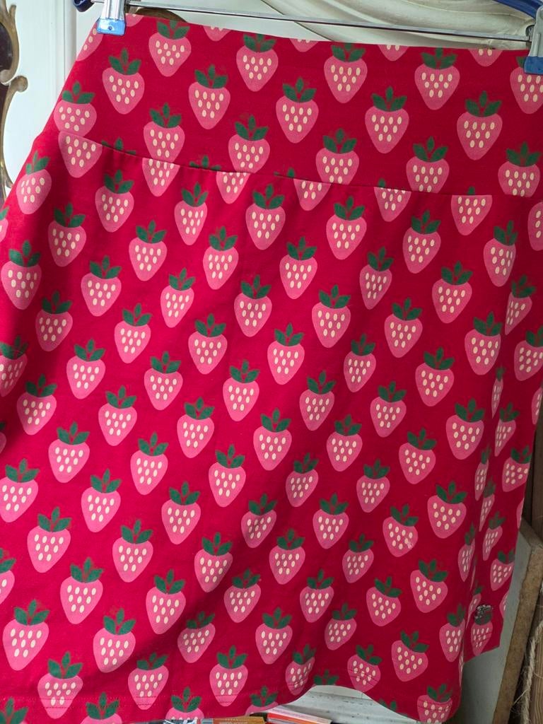 Tante Betsy rok XXL. Aardbeien 🍓🍓🍓. Nieuwstaat!, Kleding | Dames, Tante Betsy, Maat 46/48 (XL) of groter, Ophalen of Verzenden