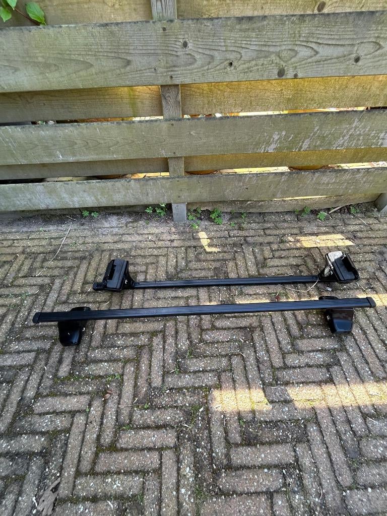 Thule dakdragers + Thule SquareBar, Ophalen, Zo goed als nieuw