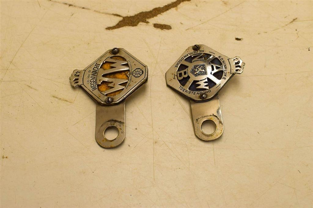 2 stuks Wegenwacht Plaatje 51223, Auto diversen, Auto-accessoires, Ophalen of Verzenden, Gebruikt