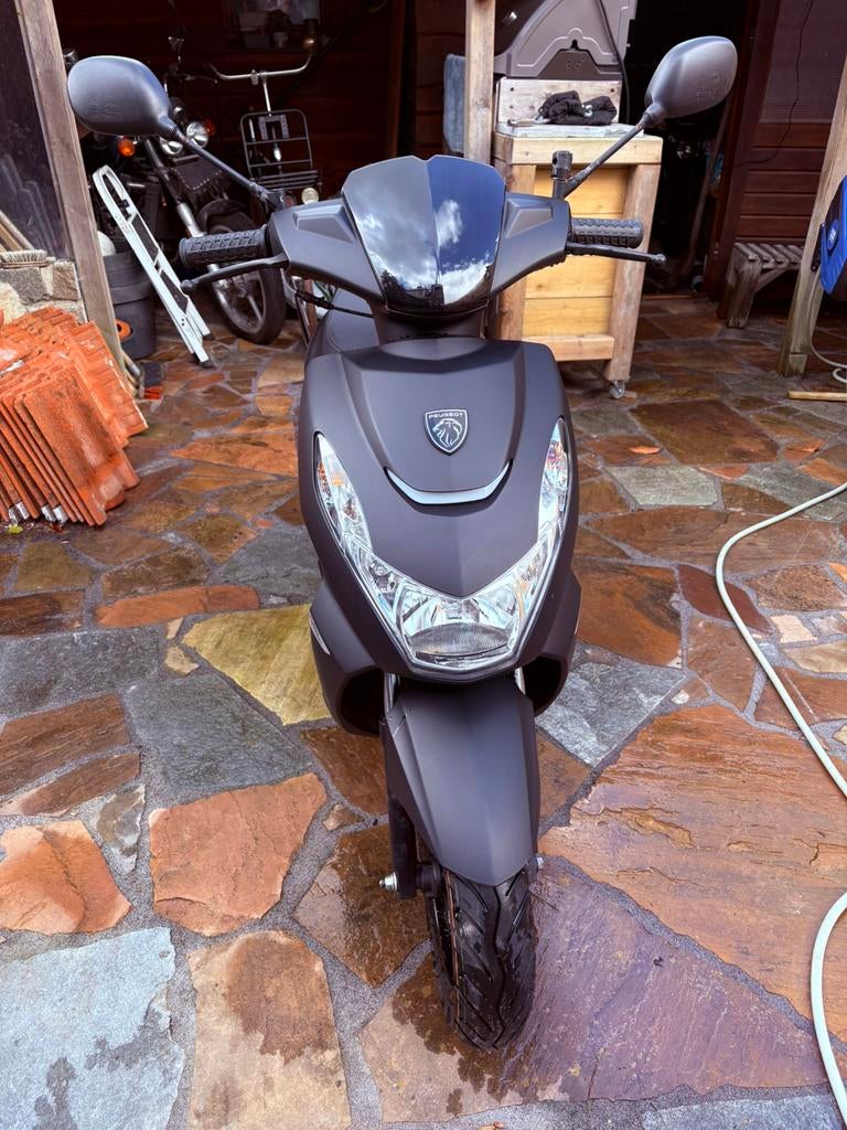 Peugot kisbee black edition 9-2023 45km, Ophalen, Overige modellen, Maximaal 45 km/u, Zo goed als nieuw