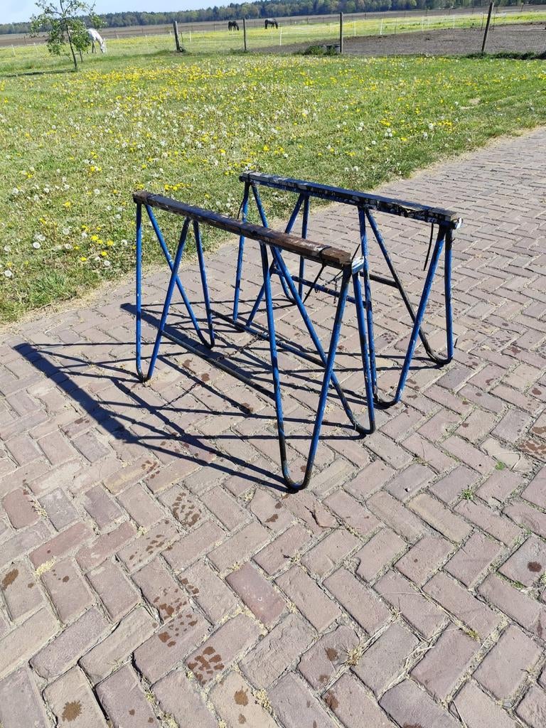 2 Schragen / Bokken - Gebruikt, Doe-het-zelf en Verbouw, Werkbanken, Ophalen, Gebruikt, Inklapbaar