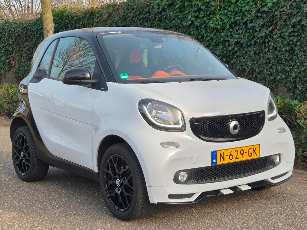 Smart Fortwo Joy Special Edition ! BRABUS ! twee kleur combi, Auto's, Smart, Achterwielaandrijving, Gebruikt, Euro 6, Leder en Stof
