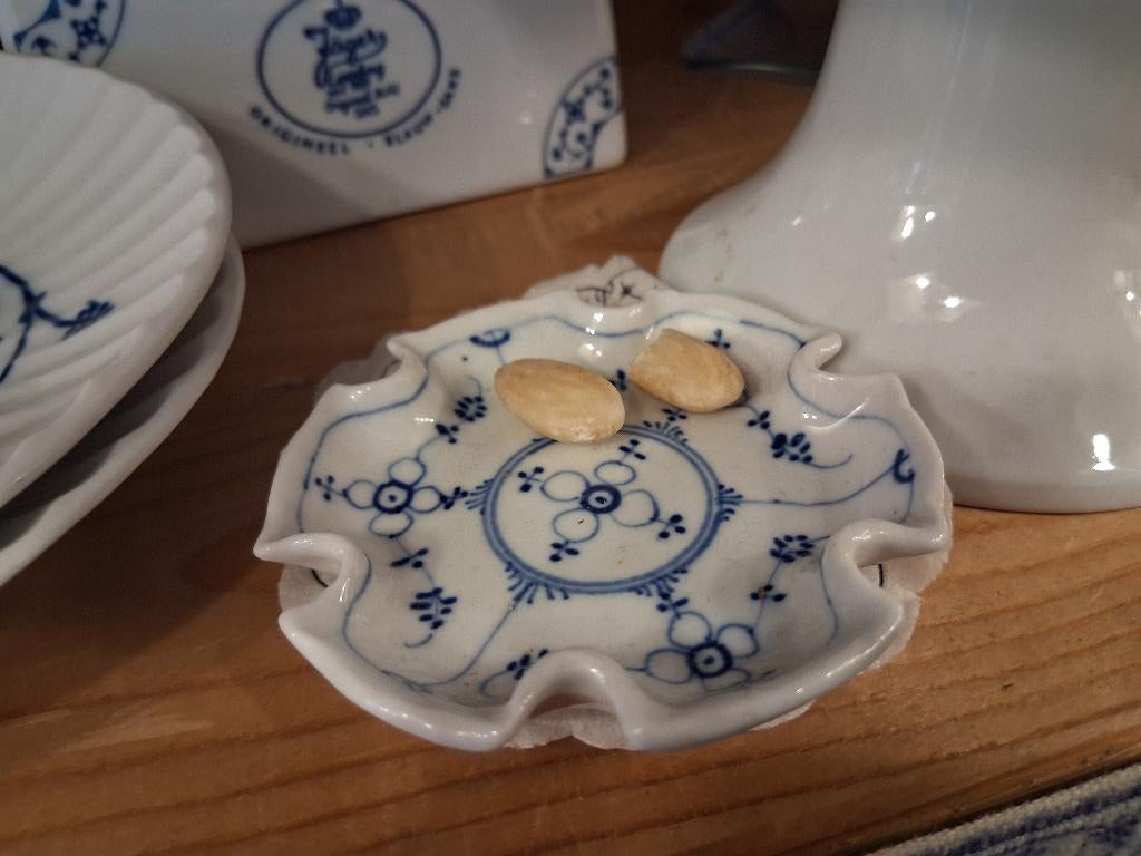 blauw saks theetipje, handgeschilderd speciaal model, Ophalen of Verzenden, Zo goed als nieuw, Glas, Overige stijlen