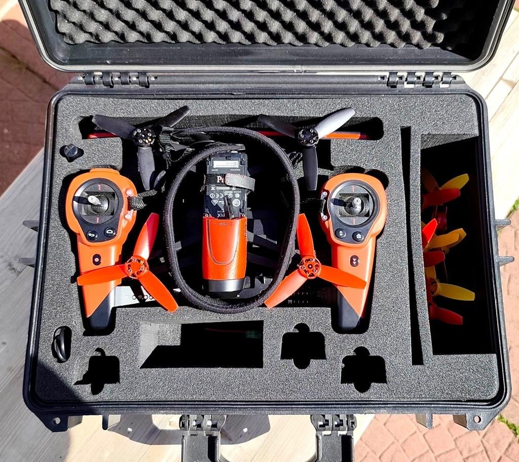 Parrot Bebop drone + sky controller + container, Gebruikt, Cameradrone, 100 tot 1000 meter, Altitude Hold