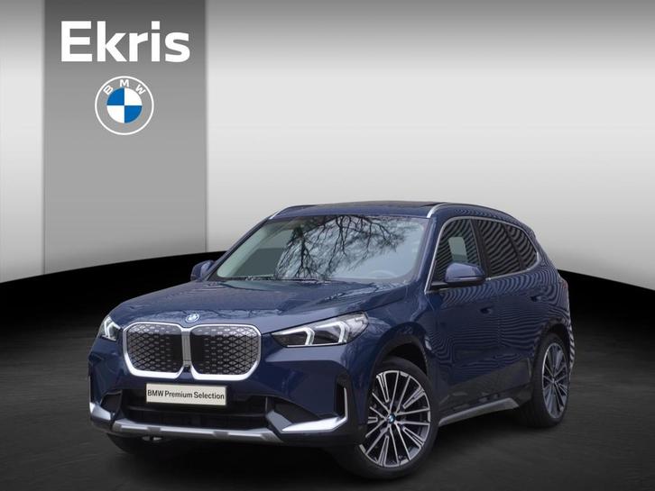 BMW iX1 xDrive30 20 inch Multispaak | Trekhaak met elektrisc, Auto's, BMW, Bedrijf, Te koop, iX1, 4x4, Alarm, Bochtverlichting