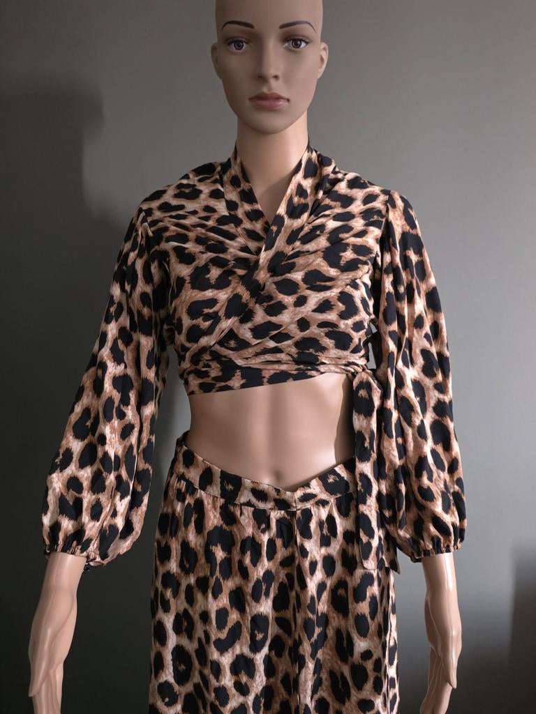 Set NIEUW Luipaardprint Maat M
Nieuwe Shein set, Kleding | Dames, Blouses en Tunieken, Ophalen of Verzenden, Nieuw, Maat 38/40 (M)