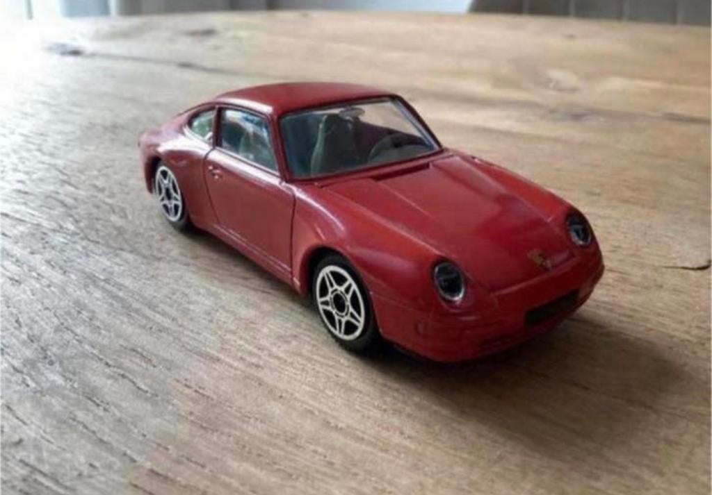 Bburago Porsche 911 Carrera (993) – Made in Italy, Ophalen of Verzenden, Zo goed als nieuw, Auto, Overige merken