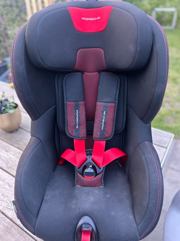Nette Porsche Kinderstoel met isofix zgan, Overige merken, 15 t/m 36 kg, Ophalen of Verzenden, Zo goed als nieuw