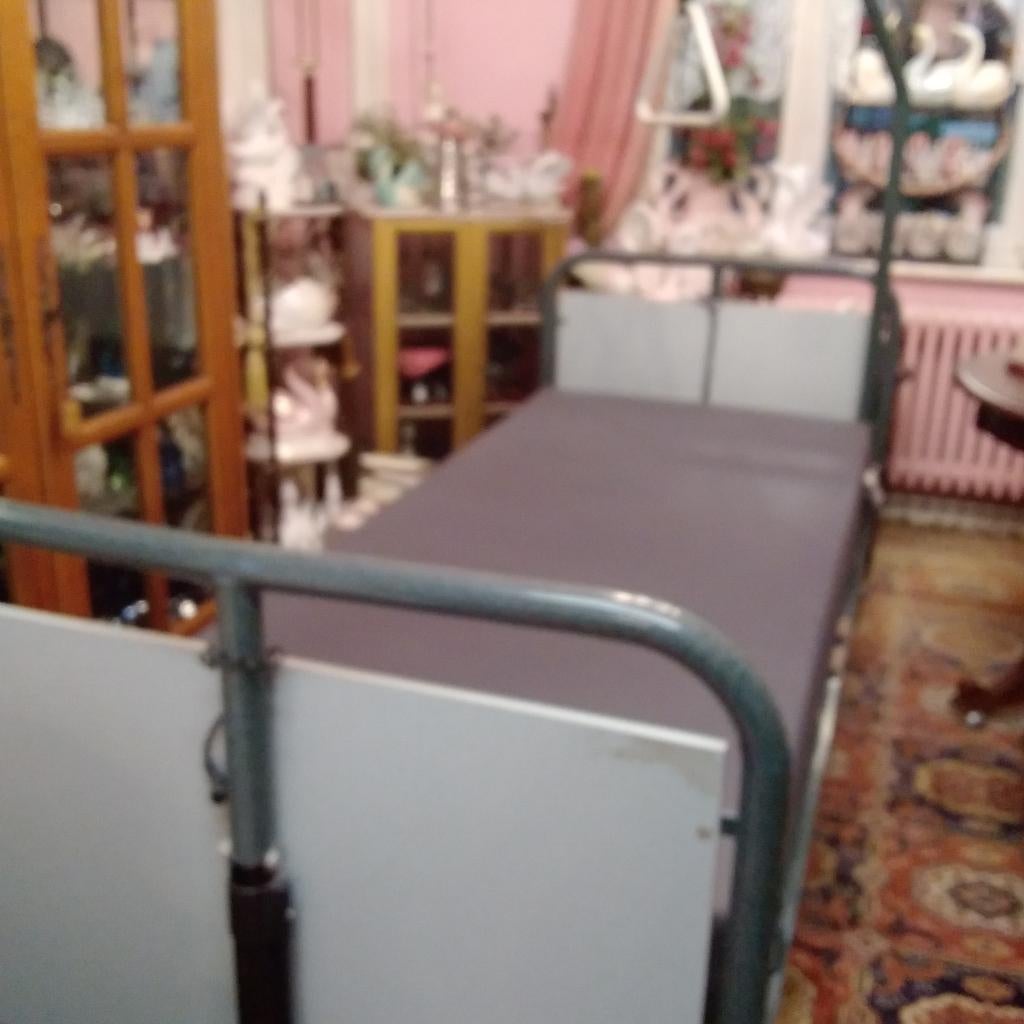 Professionele elektrische ziekenhuis bed met matras, Ophalen, Overige materialen, 90 cm, Eenpersoons