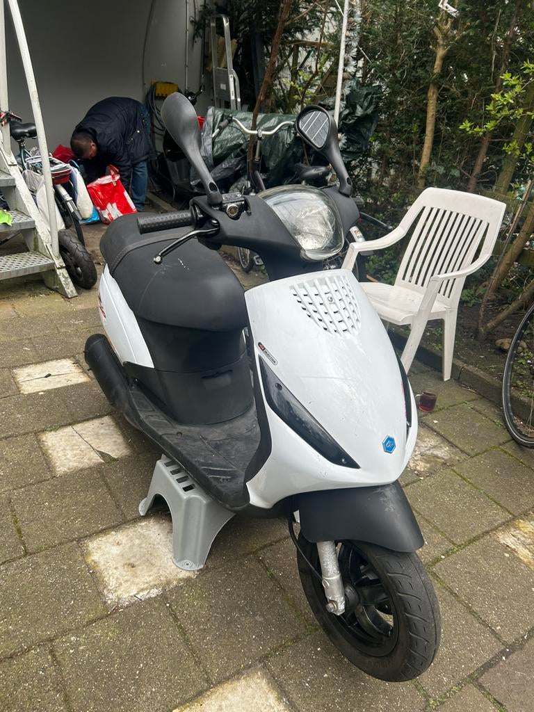 Zip 172 brom, Fietsen en Brommers, Scooters | Piaggio, Zo goed als nieuw, Zip, Tweetakt, Ophalen of Verzenden