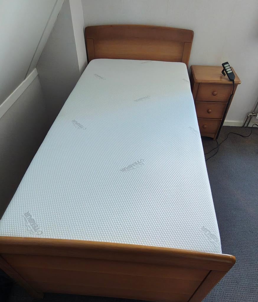 Hoog laag senioren bed, Ophalen, Zo goed als nieuw, Eenpersoons