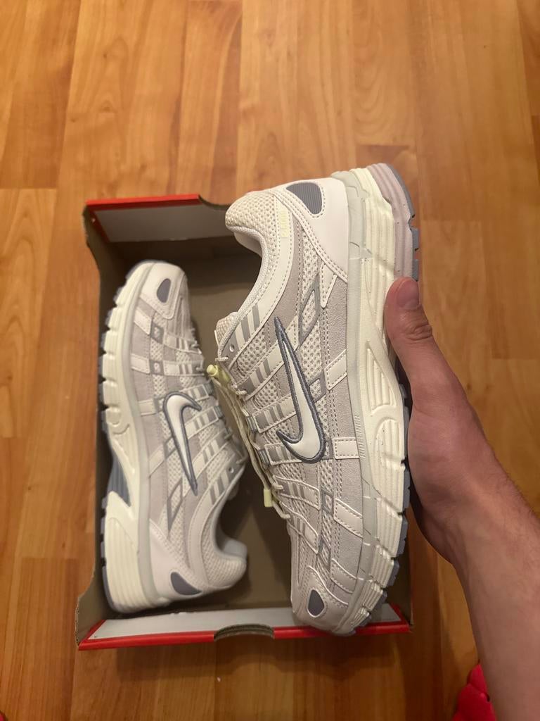 Nike P-6000 Light Bone - Maat 42,5 - Nieuw, Wit, Nieuw, Ophalen of Verzenden, Sneakers of Gympen