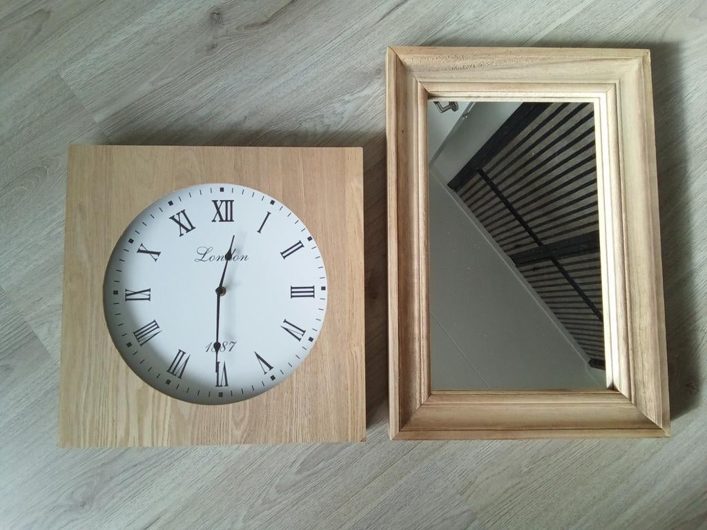 Klok met bij passende spiegel, Huis en Inrichting, Woonaccessoires | Klokken, Ophalen of Verzenden, Zo goed als nieuw, Analoog