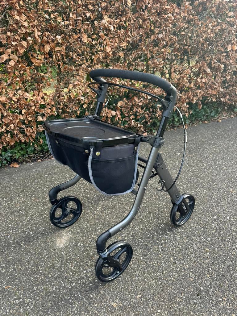 Rollator binnen rollator met dienbald tasje ZGAN, Ophalen, Opvouwbaar, Gebruikt