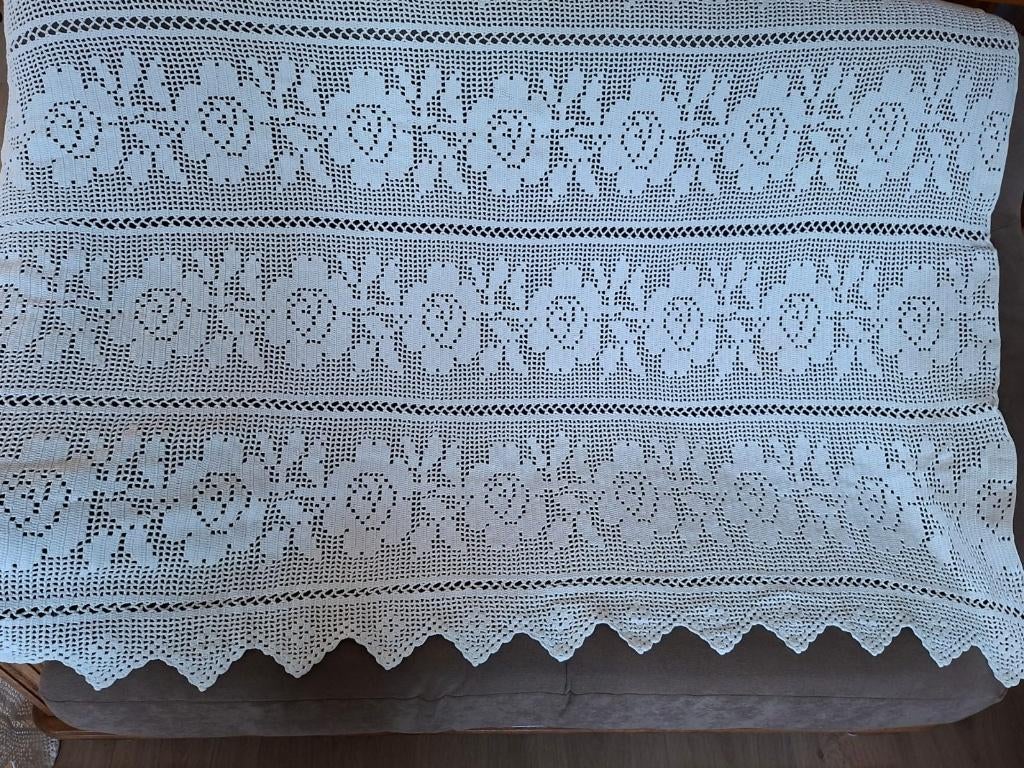 nostalgisch witte katoenen sprei gehaakt, Ophalen