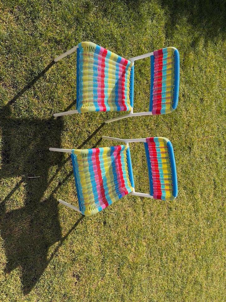 2 vrolijke IKEA kinderstoelen voor buiten, Tuin en Terras, Tuinstoelen, Gebruikt, Kunststof, Ophalen of Verzenden