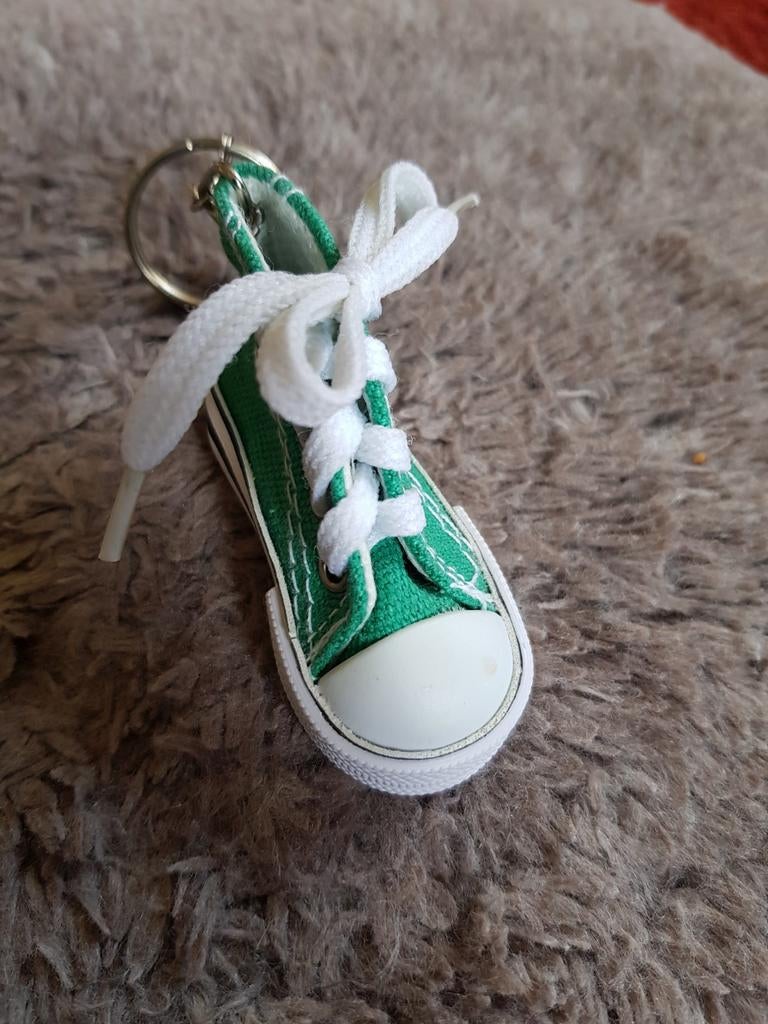 Nieuwe Sleutelhanger, gymschoentje, basketbal schoentje., Verzamelen, Sleutelhangers, Ophalen of Verzenden, Nieuw