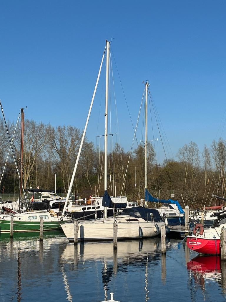Beneteau First 30 (1982), Watersport en Boten, Kajuitzeilboten en Zeiljachten, Ophalen, Gebruikt, Diesel, 9 tot 12 meter