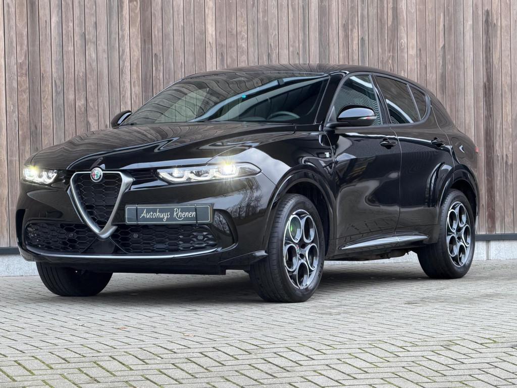 Alfa Romeo TONALE 1.3T PHEV Ti / Adaptief Cruise / Keyless /, Auto's, Alfa Romeo, Automaat, 700 kg, 15 kWh, Zwart