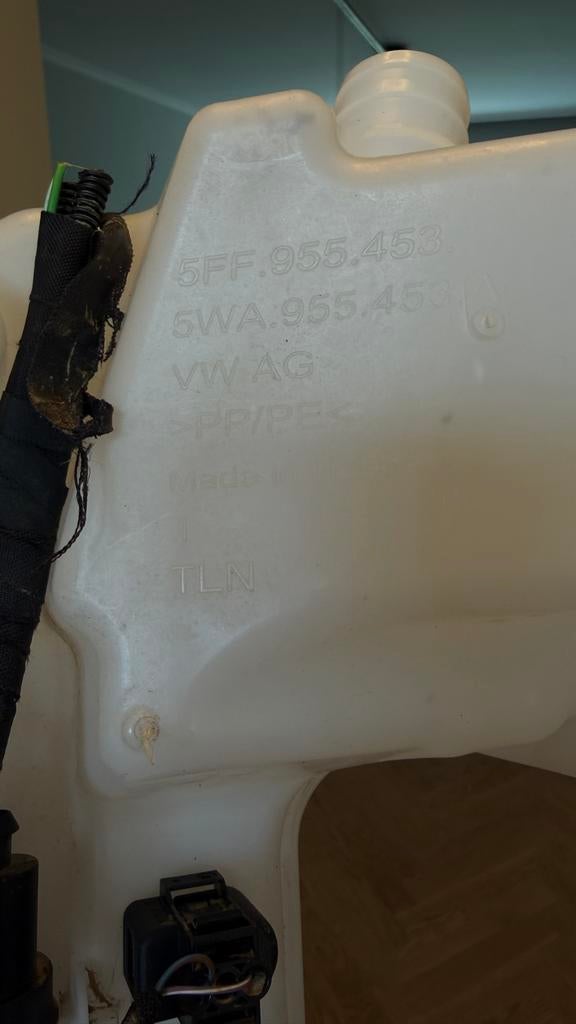 VW Golf 8 Ruitensproeier Reservoir Tank 5WA.955.453, Auto-onderdelen, Overige Auto-onderdelen, Ophalen, Gebruikt, Volkswagen