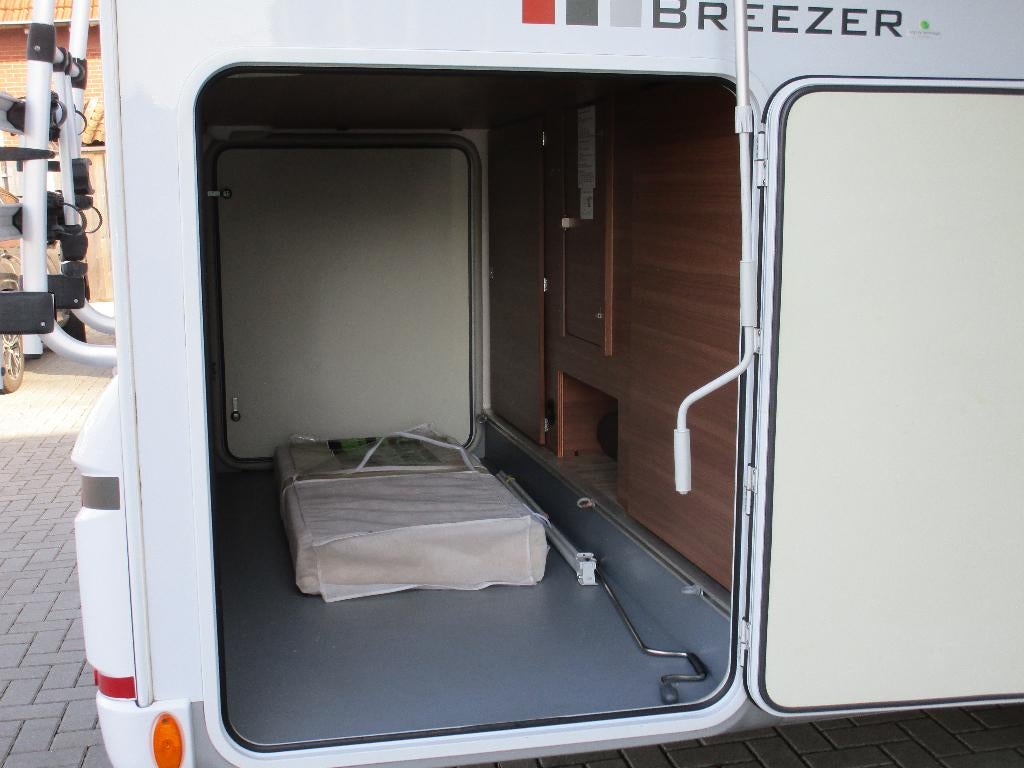 Caravans And Camping Lmc