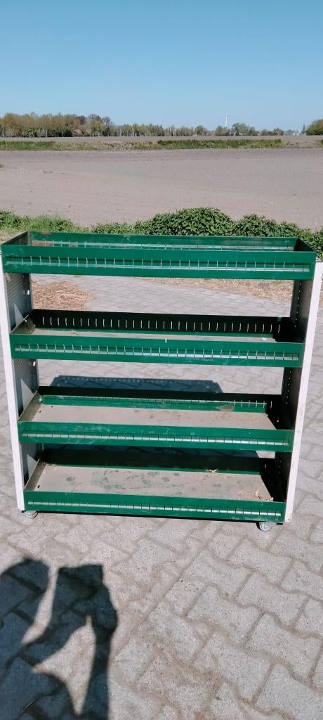 Kast op wielen, Huis en Inrichting, Kasten | Stellingkasten, Ophalen, Gebruikt