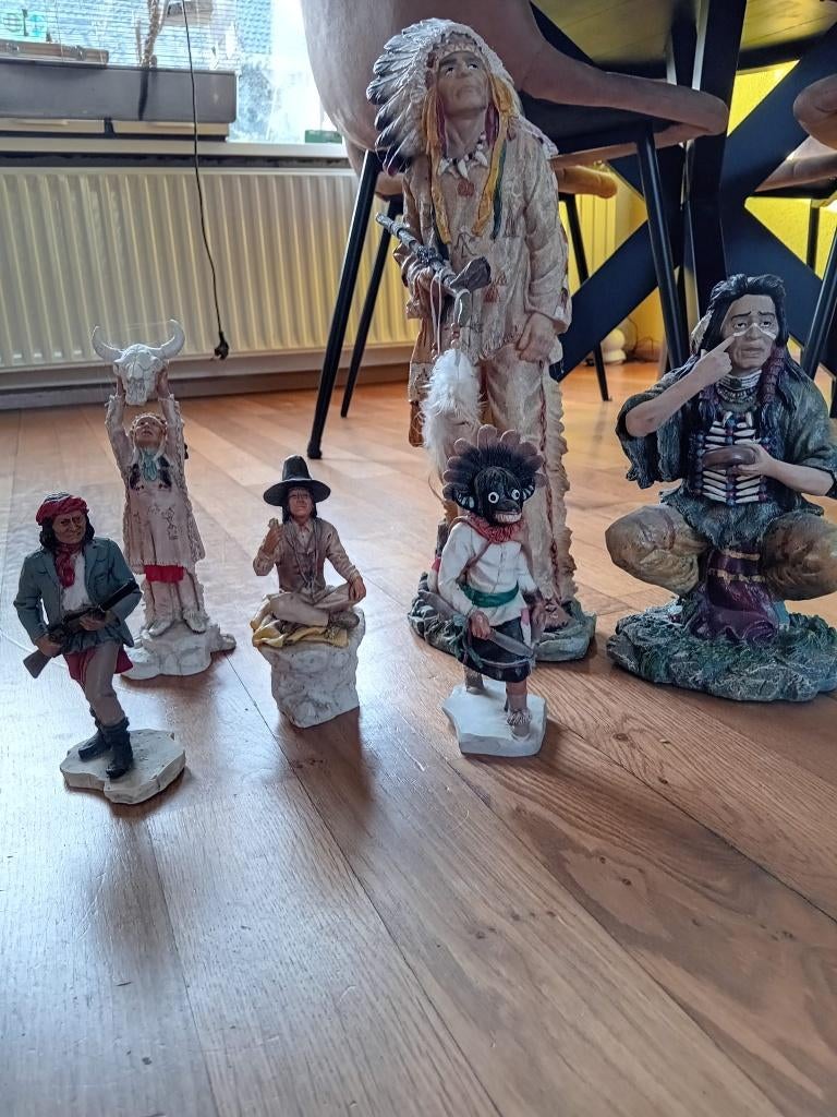 Indianen beelden, Verzenden, Zo goed als nieuw, Mens