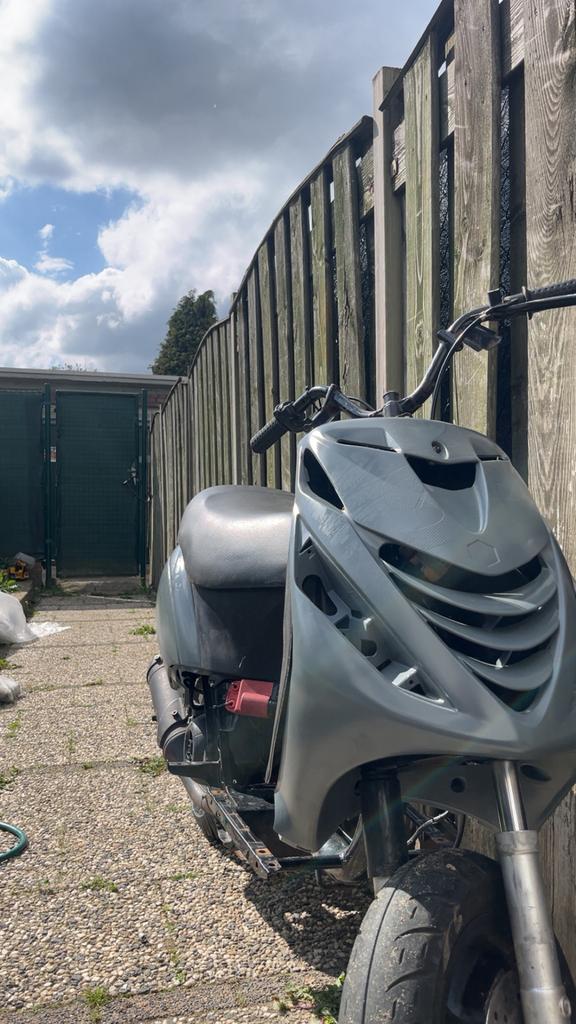 Piaggio zip 70cc, Fietsen en Brommers, Scooters | Piaggio, Ophalen, Zo goed als nieuw, Tweetakt, Zip
