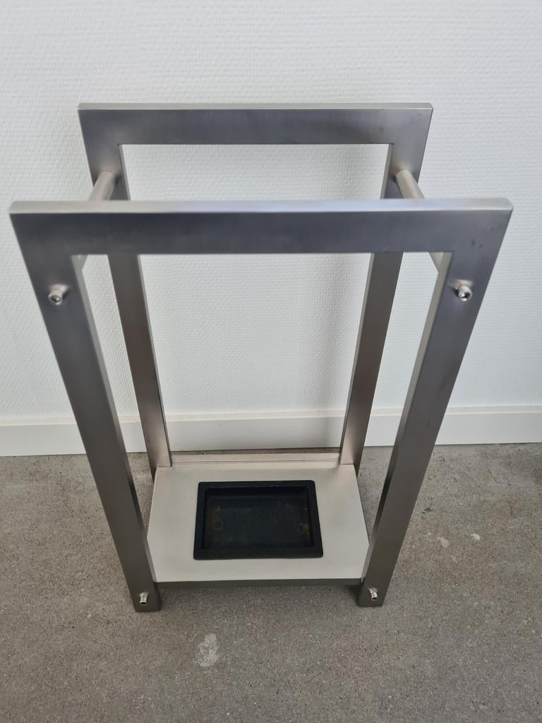 RVS Paraplu houder! Hoog 52 CM/ breed/ 30 CM, Ophalen, Zo goed als nieuw, Metaal