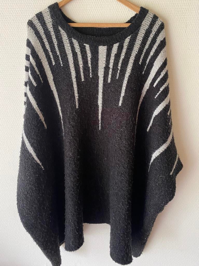 Wijde trui, poncho. CM Mode. Zwart, wit, Ophalen of Verzenden, Zwart